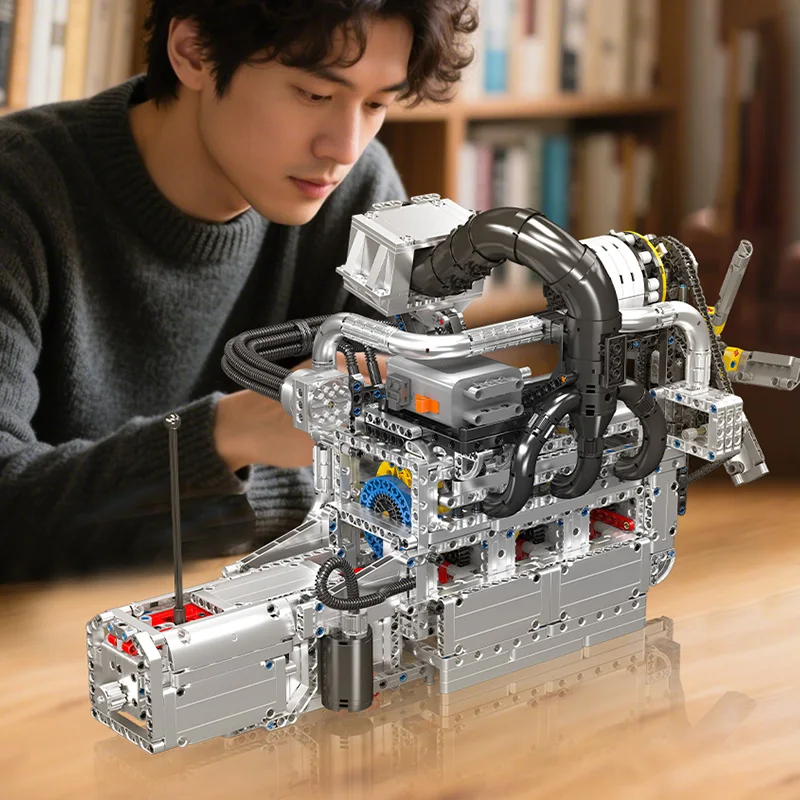 Mould King 10214 Motorized Wankel Rotary Engine Construction Kit | 2,177 Pieces - Image 3